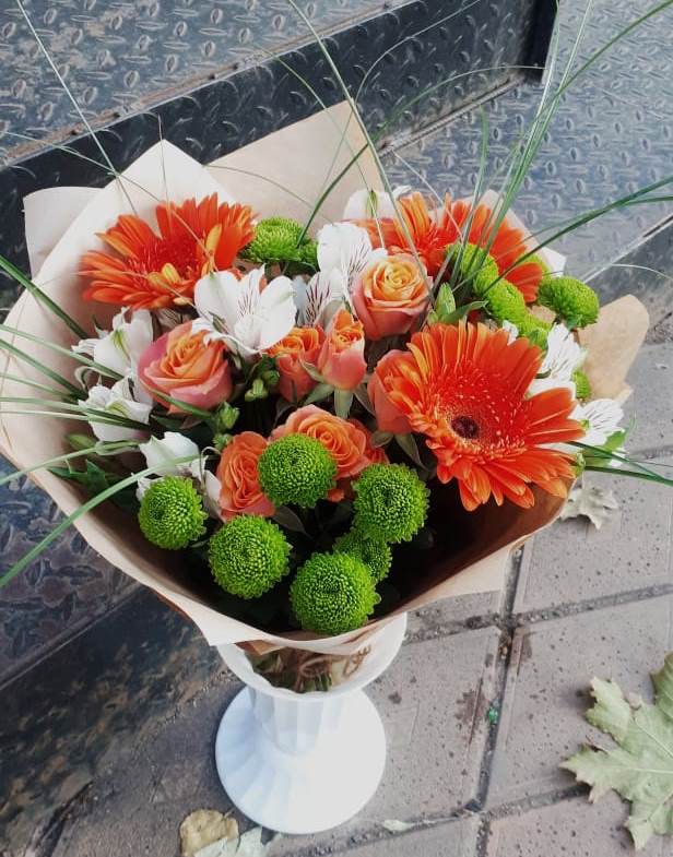 Букет цветов из: Герберы, Хризантемы, Альстромерии и Розы в Петровке