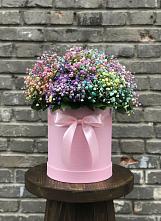 Цветочная композиция из Гипсофила и Розы в шляпной коробке в Петровке