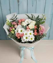 Букет цветов из:  Розы, Лизиантусы и Хризантемы в Петровке