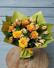 Букет цветов из:  Альстромерии и Розы в Петровке