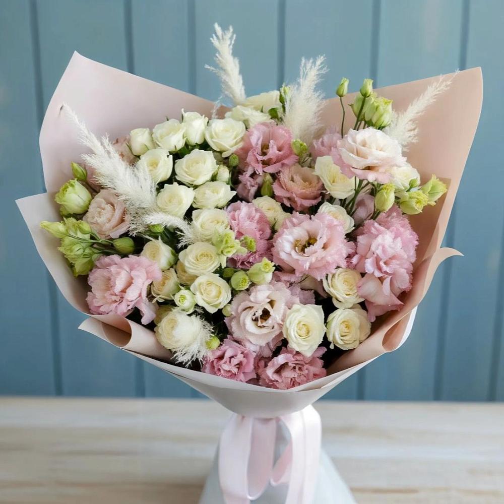 Букет цветов из: Альстромерии и Розы в Петровке