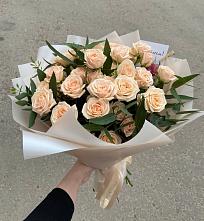 Букет Кремовые розы Латте в Петровке
