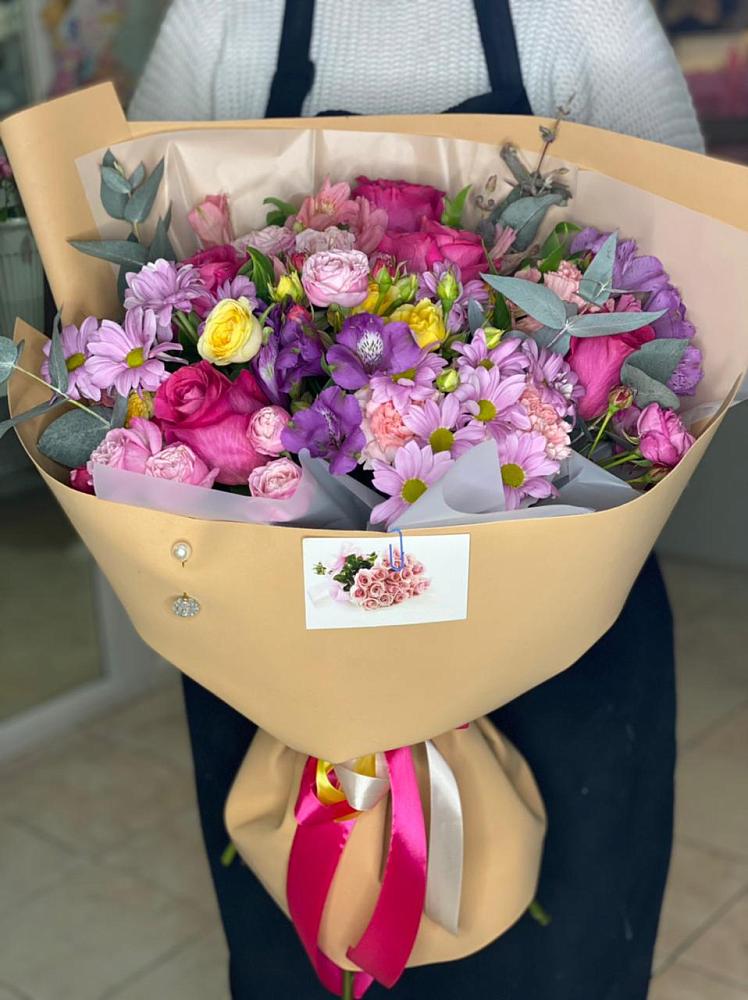 Букет цветов из: Хризантемы, Гвоздики и Альстромерии в Петровке