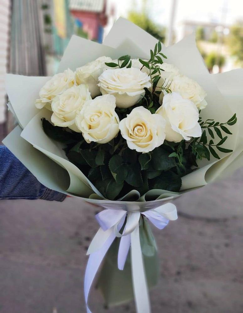 Букет Белые розы Проуд в Петровке
