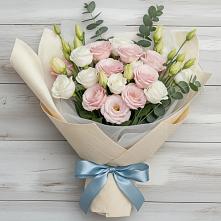 Букет цветов из:  Лизиантусы в Петровке