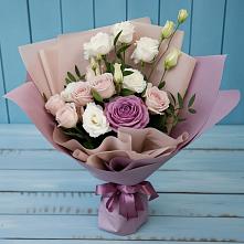 Букет цветов из:  Розы и Лизиантусы в Петровке
