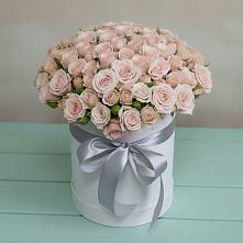 Цветочная композиция из Розы в шляпной коробке в Петровке