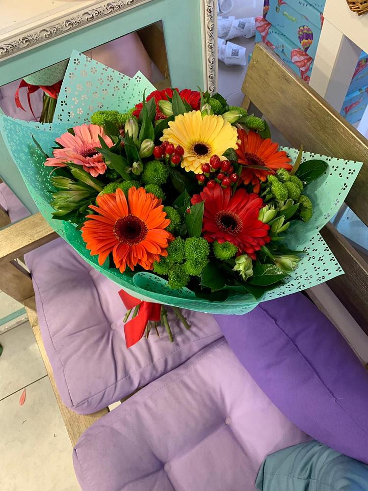 Букет цветов из: Герберы, Хризантемы и Альстромерии в Петровке