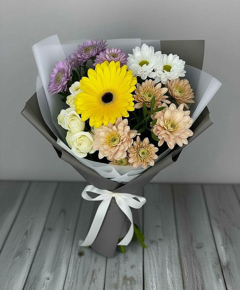 Букет цветов из: Розы, Герберы и Хризантемы в Петровке