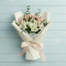 Букет цветов из:  Альстромерии в Петровке