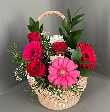 Цветочная композиция из Розы, Хризантемы и Герберы в корзине #REPLACE_PRED# Петровке