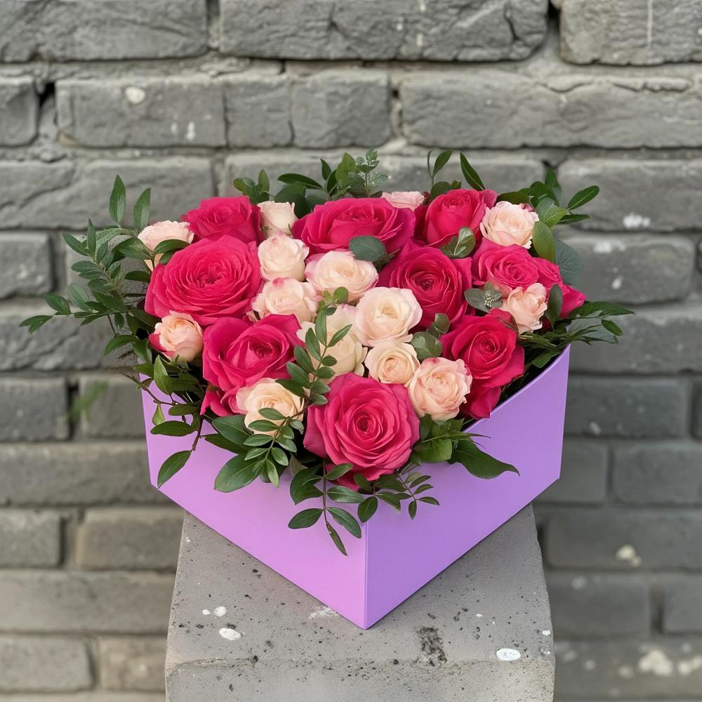 Цветочная композиция из Розы в коробке в Петровке