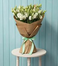 Букет цветов из:  Лизиантусы в Петровке