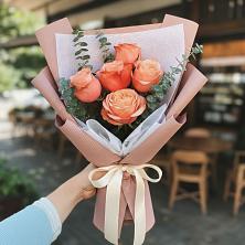 Букет цветов из:  Розы в Петровке