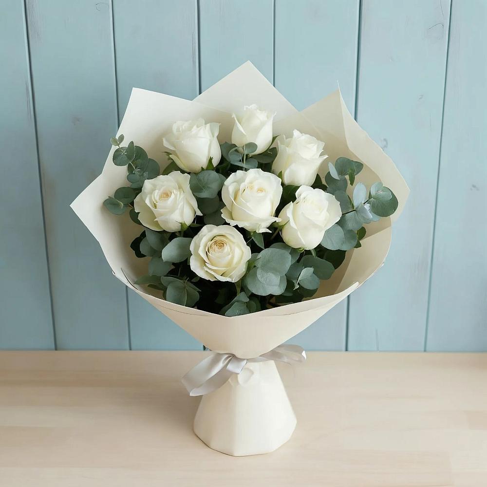 Букет Белые розы в Эвкалипте в Петровке