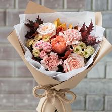 Букет цветов из:  Гвоздики, Хризантемы и Розы в Петровке