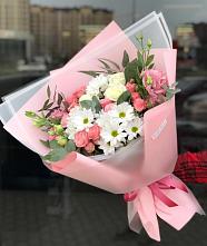 Букет цветов из:  Розы, Лизиантусы и Хризантемы в Петровке