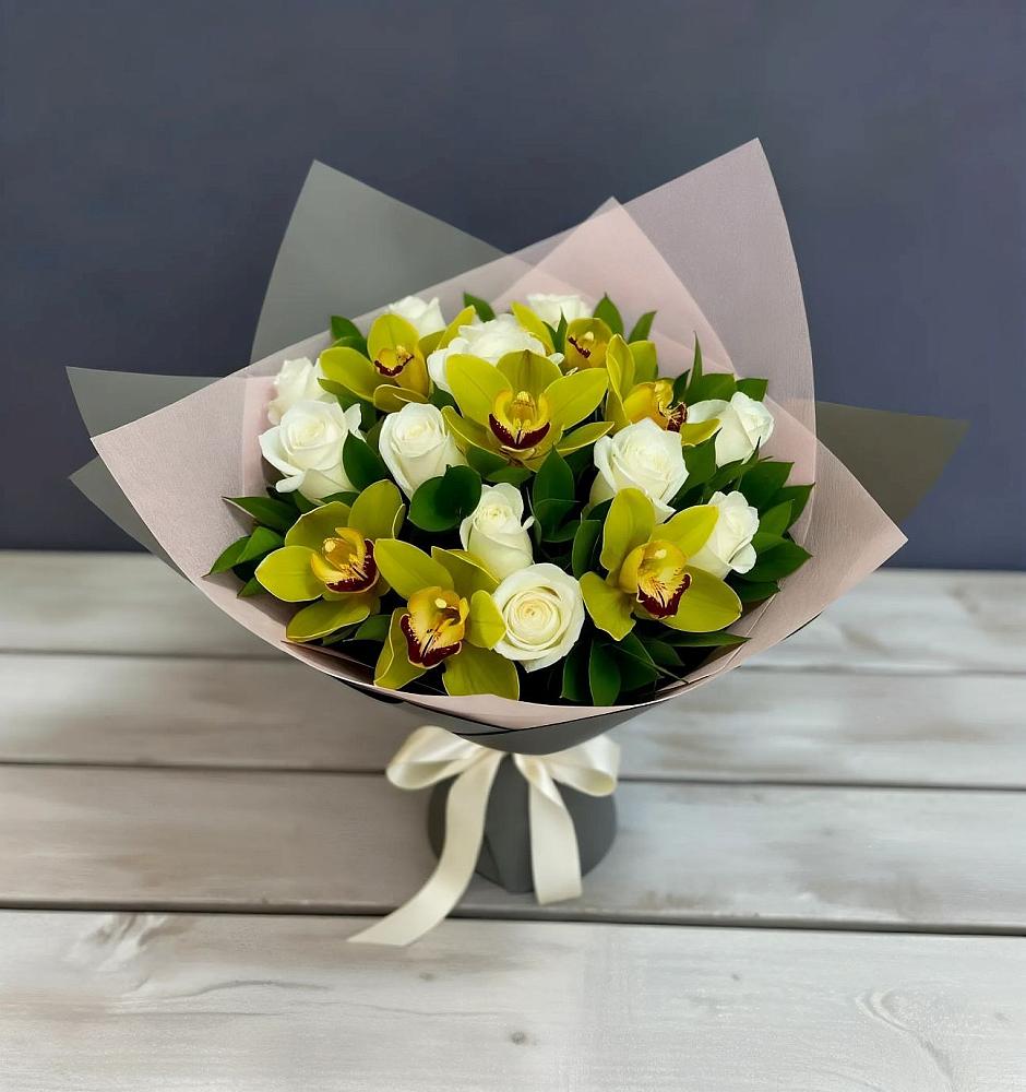 Букет цветов из: Орхидеи и Розы в Петровке