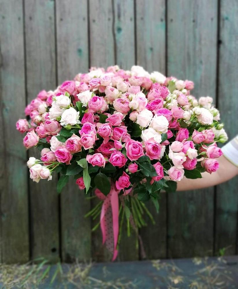 Букет Розовые кустовые розы Натали и Лав Лидия в Петровке