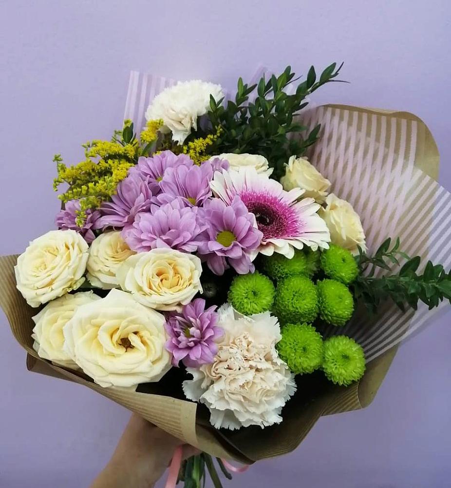 Букет цветов из: Хризантемы, Розы, Гвоздики и Герберы в Петровке