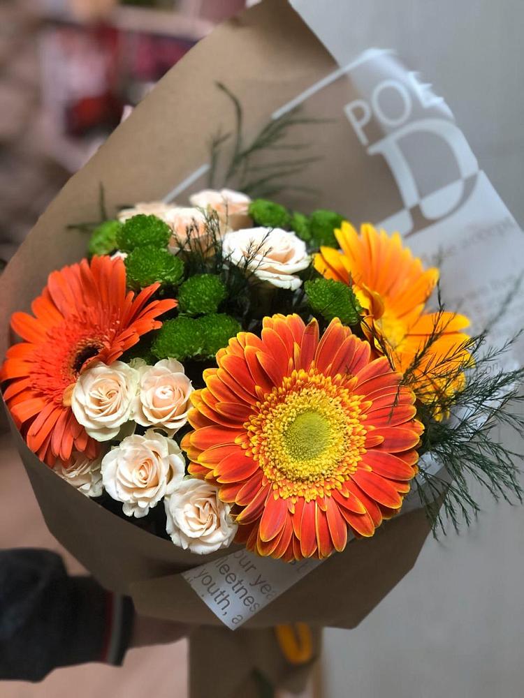 Букет цветов из: Герберы, Хризантемы и Розы в Петровке