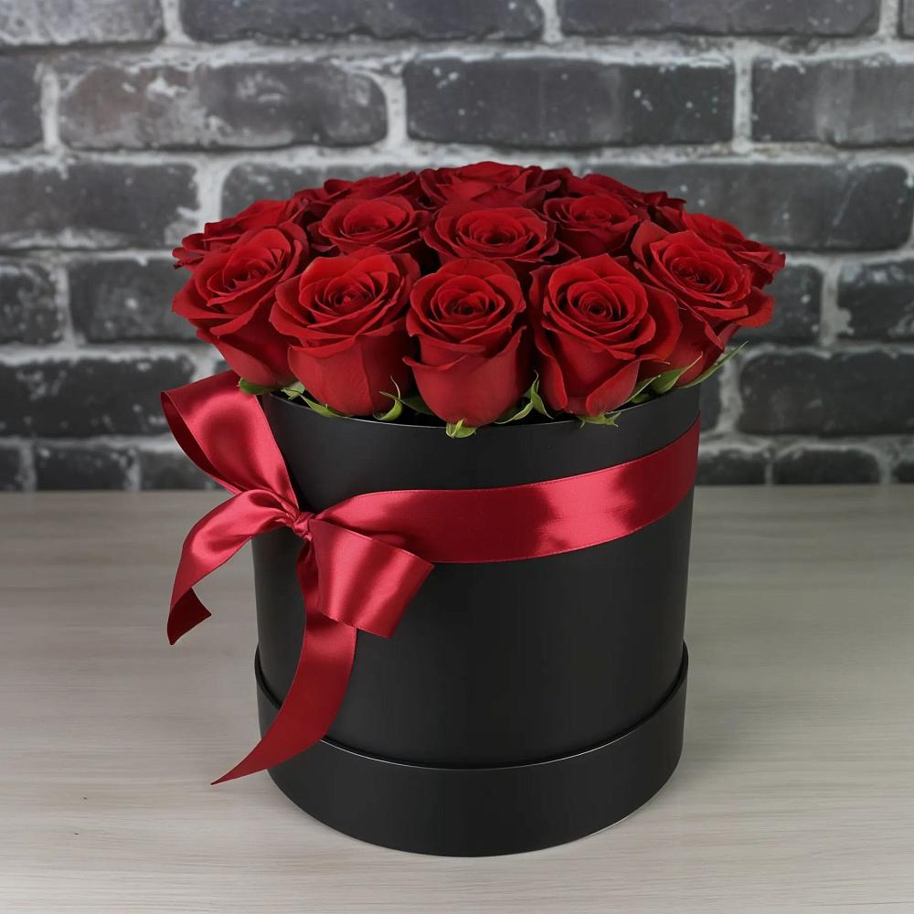 Цветочная композиция из Розы в шляпной коробке в Петровке