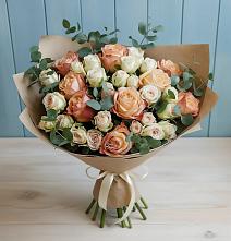 Букет цветов из:  Альстромерии и Розы в Петровке