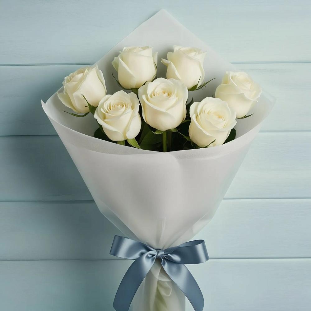 Букет 7 Белых роз Эдлесс Лав в Петровке