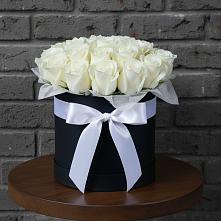 Цветочная композиция из Розы в шляпной коробке в Петровке