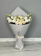 Букет цветов из:  Розы и Лизиантусы в Петровке